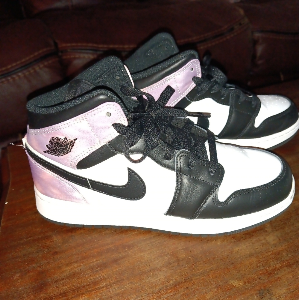 Nike jordans